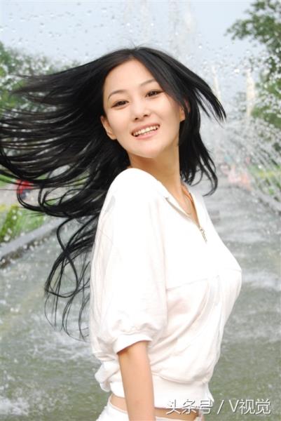 王智 在《精忠岳飞》中饰 乌诗玛张芷溪 在《精忠岳飞》中饰 岳安娘
