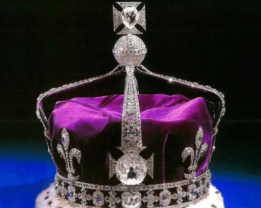 印度网民要求英国王室归还稀世巨钻(英国女王珠宝继承人是谁)