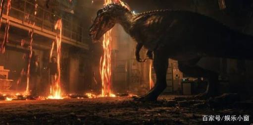 《侏罗纪世界2》只靠零点场便登上榜首,今晚看恐龙还是世界杯？