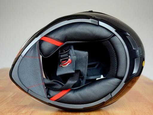 骑手的保命符,最好的国产碳纤维头盔,品质不输国际大牌,两千元