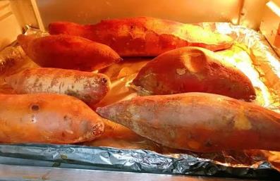烤红薯空气炸锅和烤箱哪个费电(烤箱烤红薯比空气炸锅烤红薯费电吗)